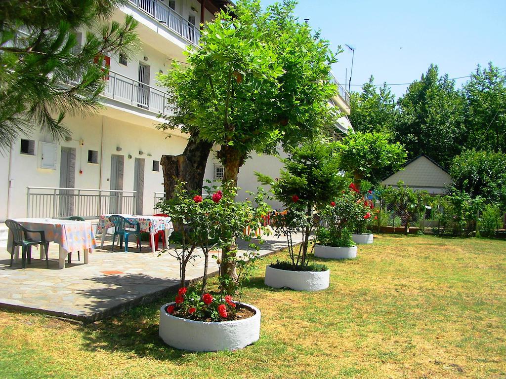 Apartments Ziogas Paralía Skotínis Exteriör bild