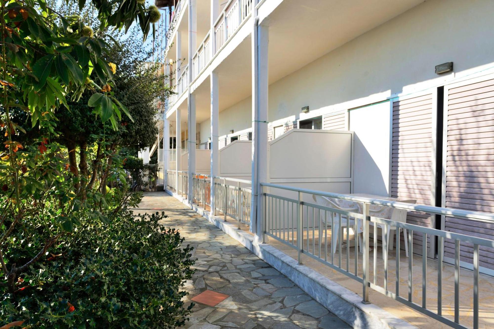 Apartments Ziogas Paralía Skotínis Exteriör bild